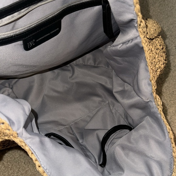 Round Straw Bag - Picture 8 of 10